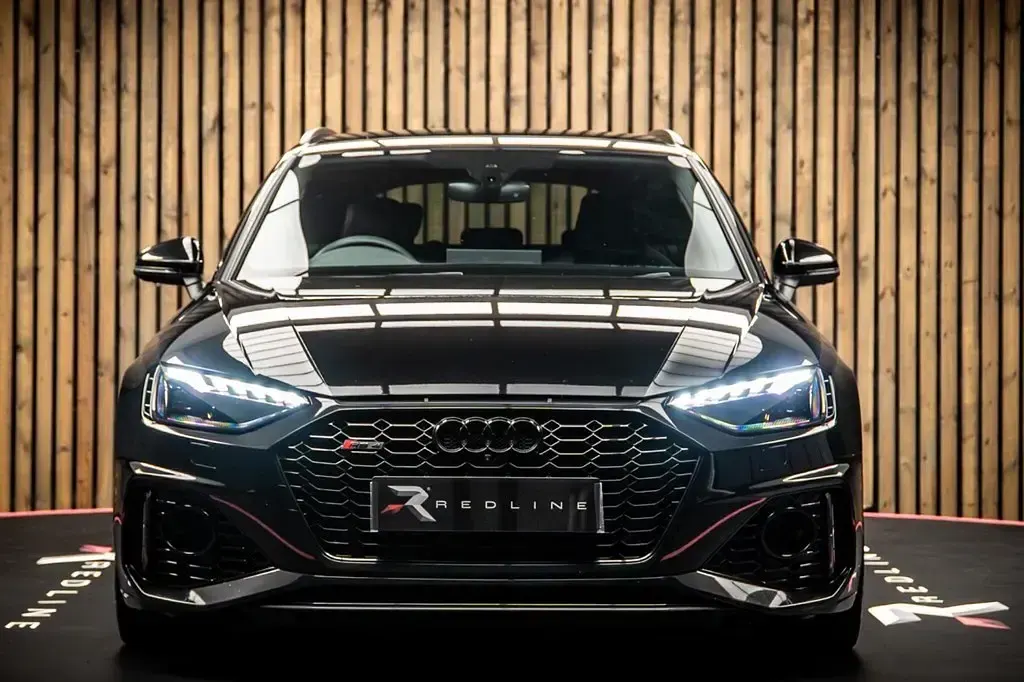 Usado Audi RS4 Comfort 2024 Preto Carrinha