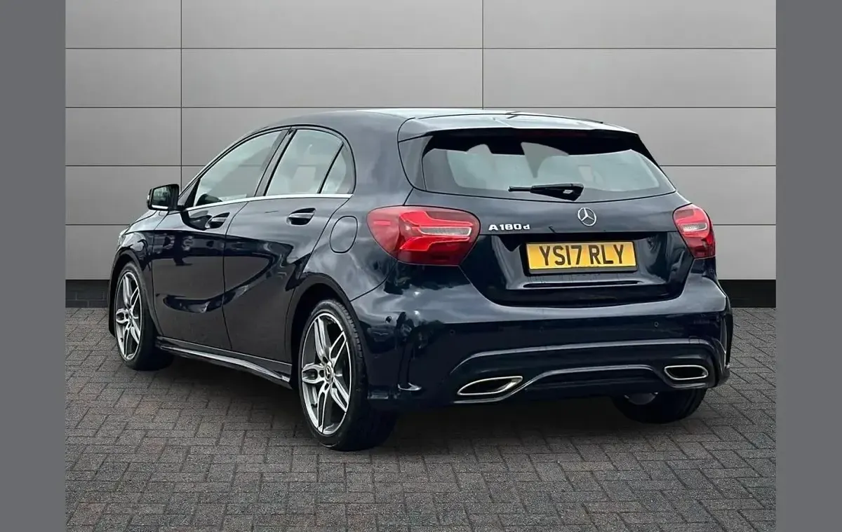 Used Mercedes A180 AMG Line Premium 109 HP (80 kW) 2017 Blue Hatchback