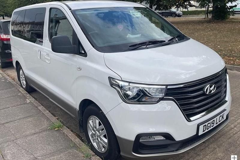White Used 2019 Hyundai I800 SE MPV | £13,990 (Fair price) - Image 1/1
