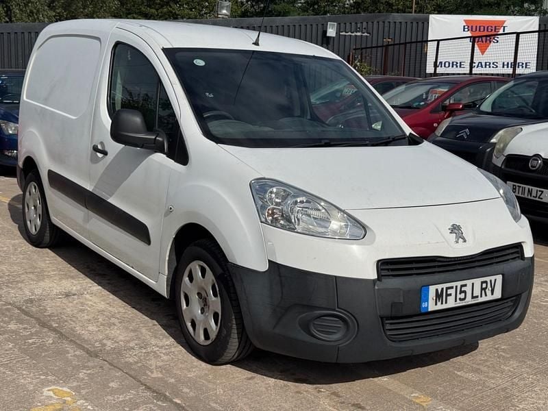 White Used 2015 Peugeot Partner MPV | £1,550 (Good price) - Image 1/4