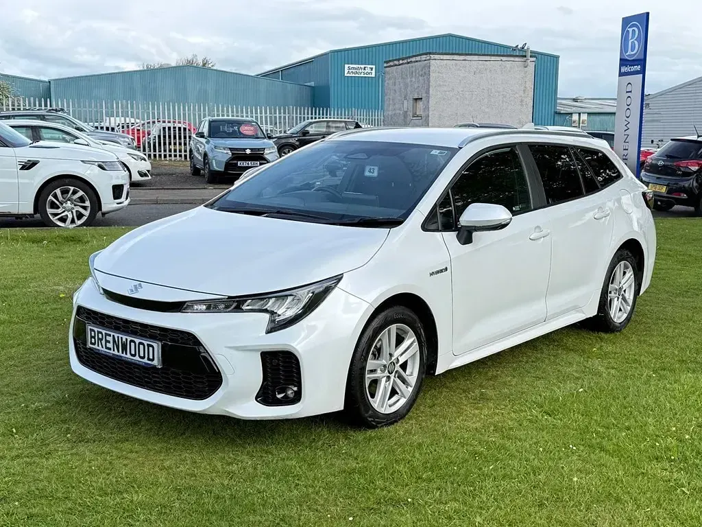 Used Suzuki Swace 140 HP (102 kW) 2023 White Estate