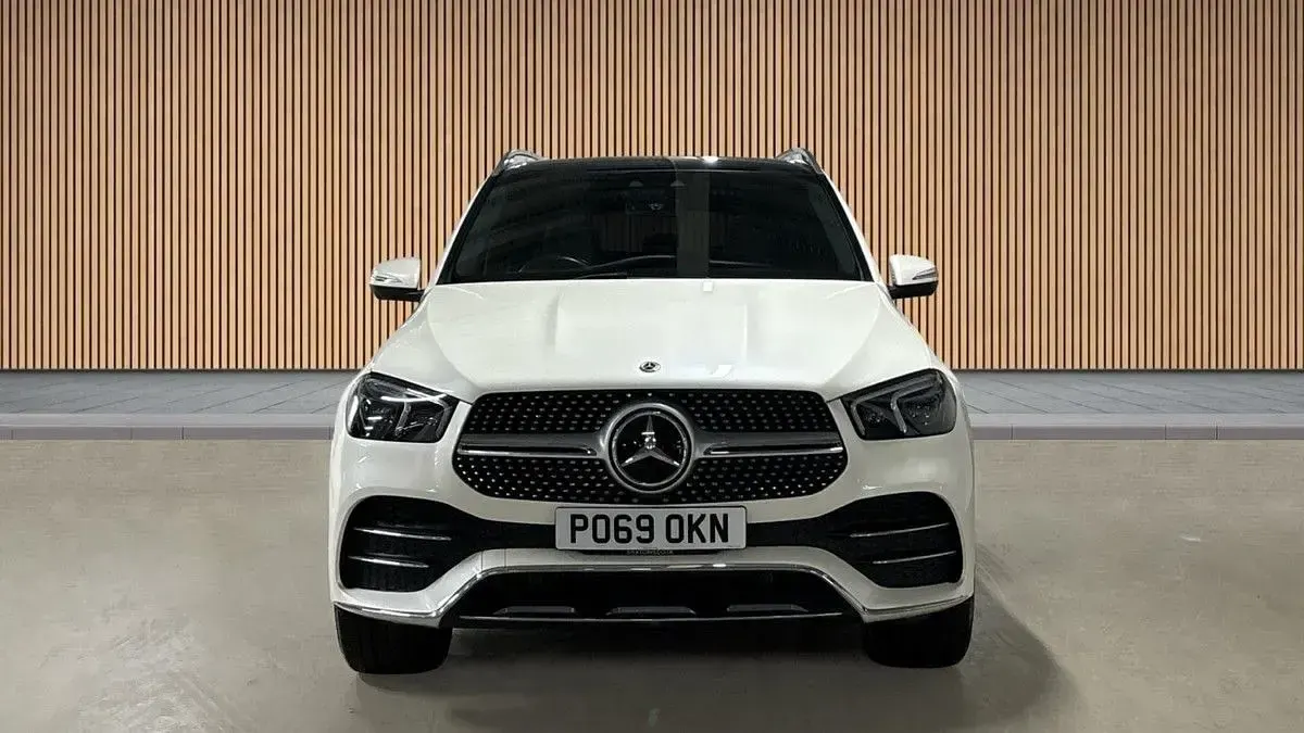 Used Mercedes GLE350 AMG line 2019 Diamond white SUV