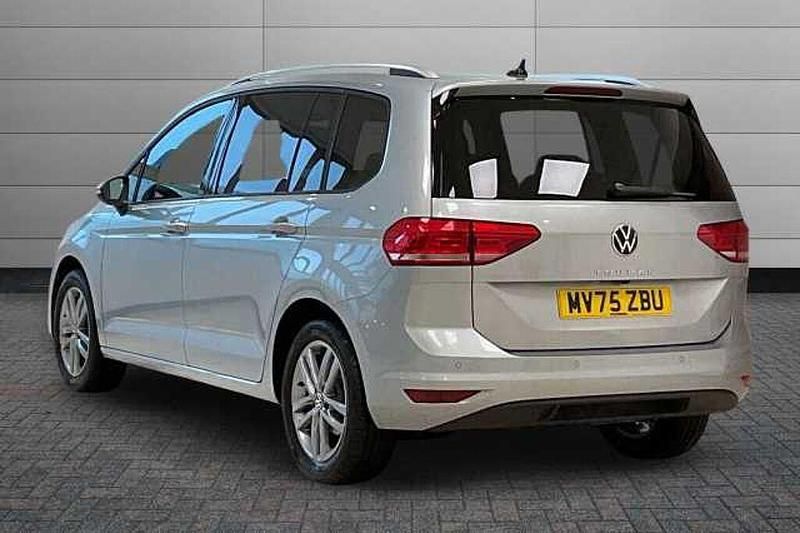 Used VW Touran Match 150 HP (110 kW) 2025 Oyster silver MPV