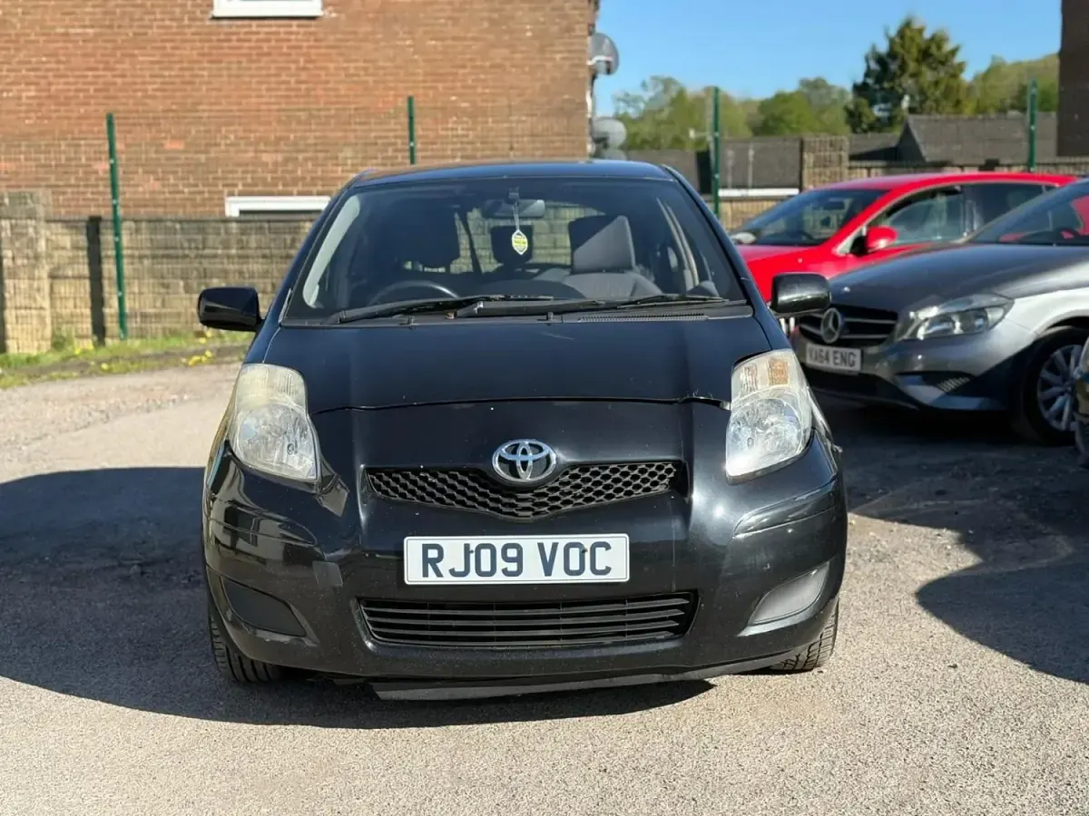Used Toyota Yaris 101 HP (74 kW) 2009 Black Hatchback