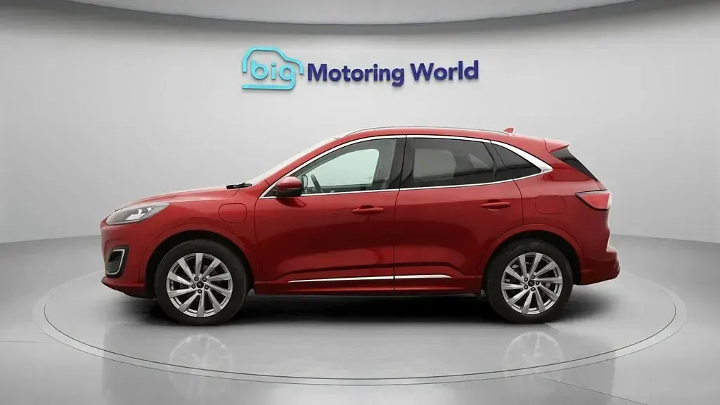 Usado Ford Kuga Vignale 225 HP (165 kW) 2022 Vermelho SUV