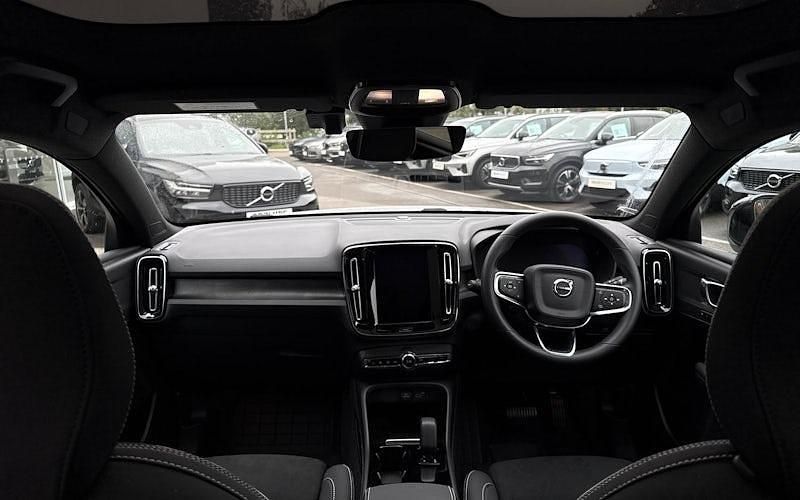 Used Volvo EC40 Plus 175 kW (238 HP) 2025 SUV