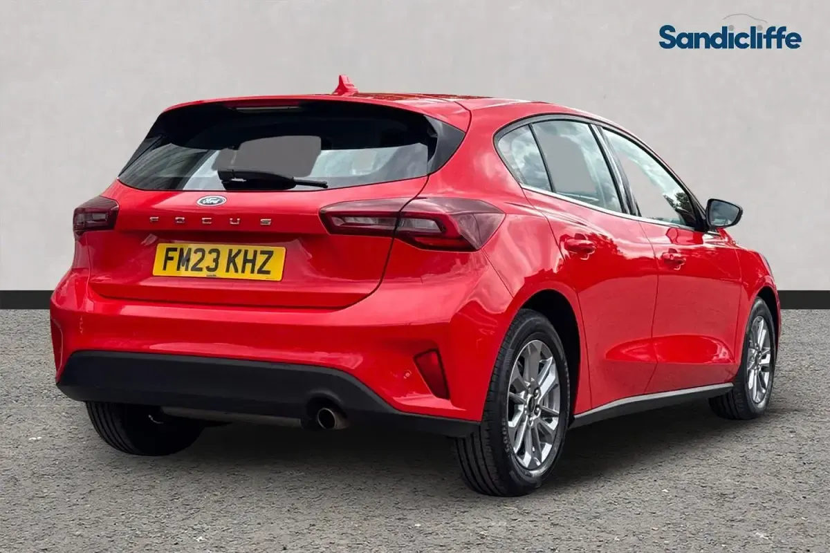 Used Ford Focus Titanium 125 HP (91 kW) 2023 Red Hatchback