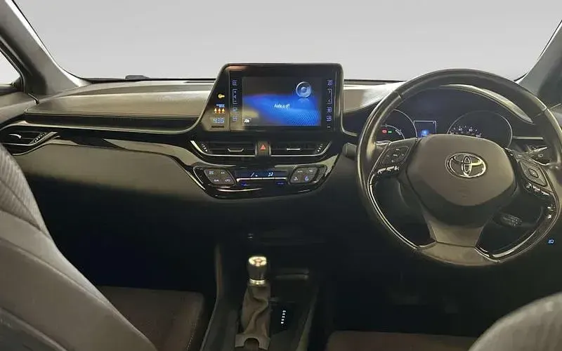 Used Toyota C-HR 122 HP (89 kW) 2019 Silver SUV