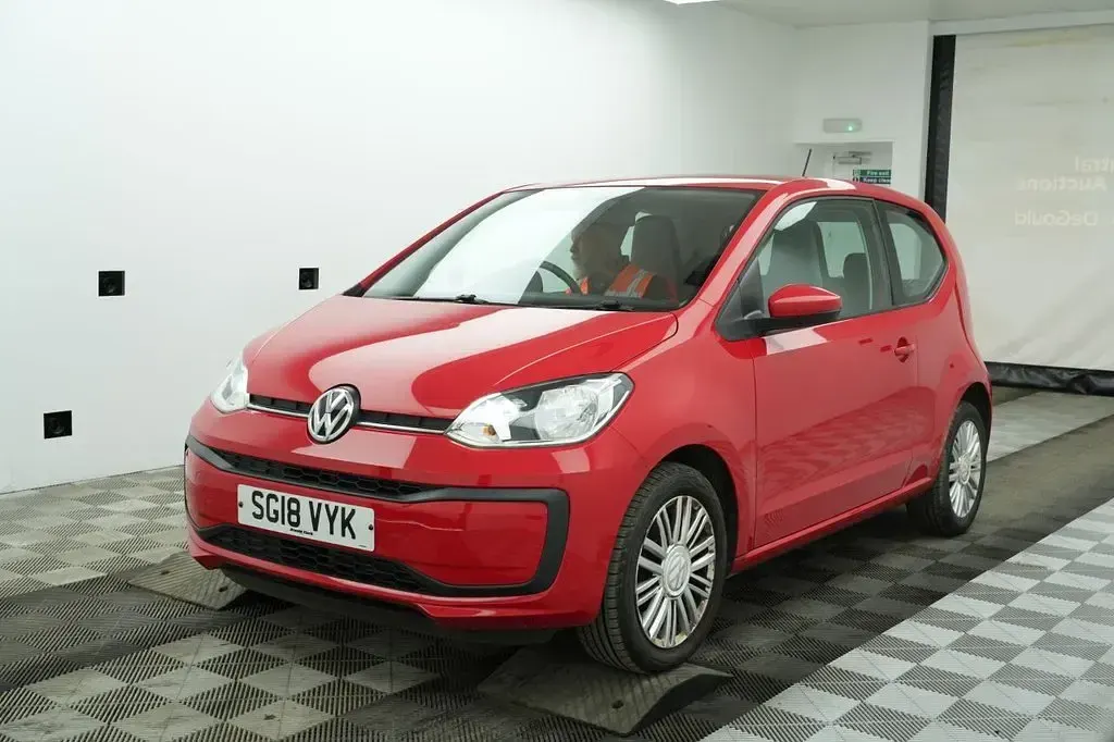 Used VW up! move up! 60 HP (44 kW) 2018 Red Hatchback
