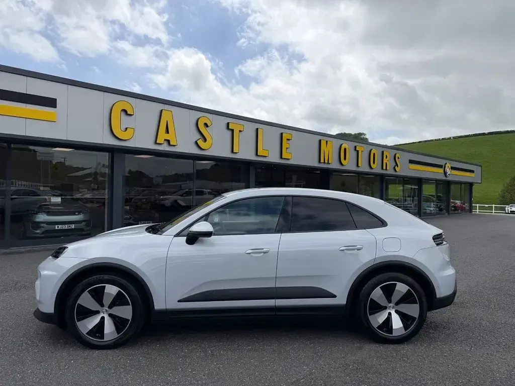 Used Porsche Macan 300 kW (408 HP) 2025 Grey SUV