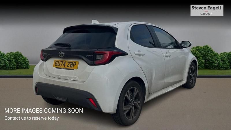 Used Toyota Yaris Hybrid Design 2024 White Hatchback