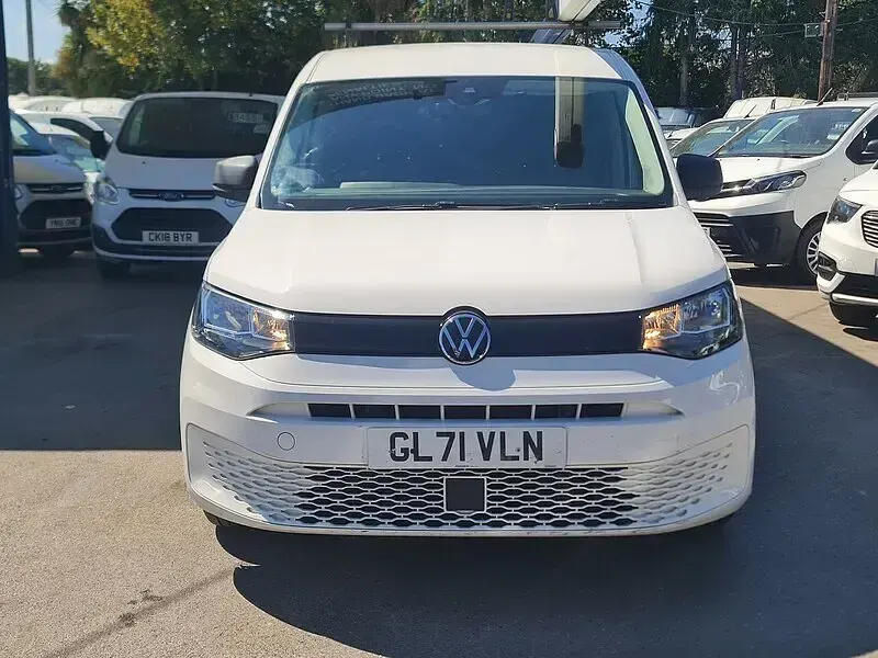 Used VW Caddy Maxi S 102 HP (75 kW) 2022 White MPV