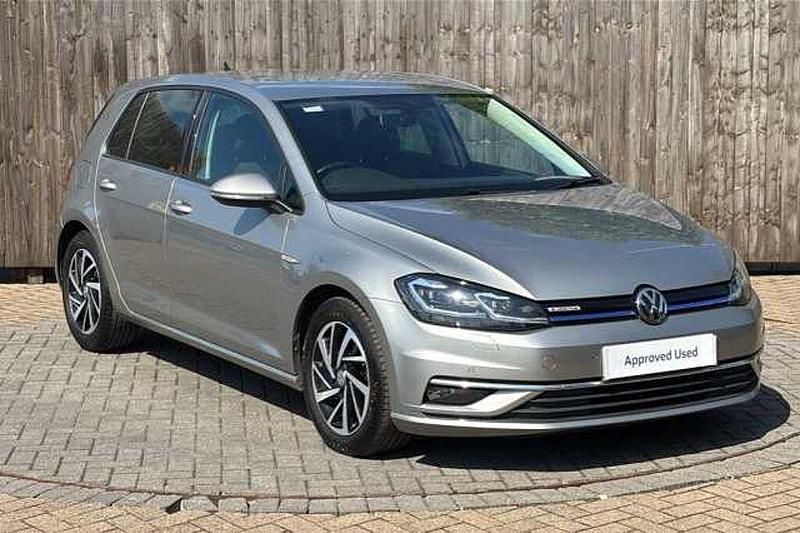 Used 2020 VW Golf VIII | £12,899 (Fair price) - Image 1/4
