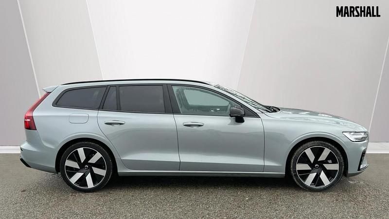 Used Volvo V60 Plus 350 HP (257 kW) 2025 Vapour grey Estate