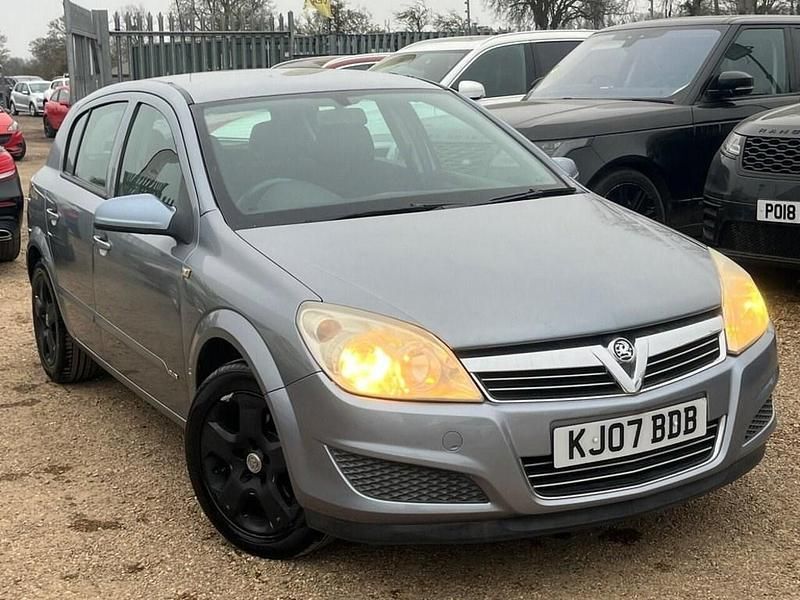 Used Vauxhall Astra Club 90 HP (66 kW) 2007 Silver Hatchback