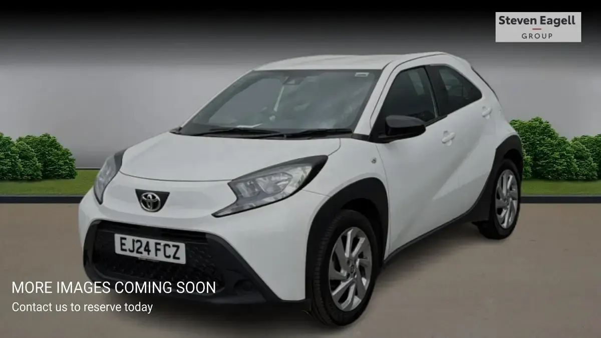 Used Toyota Aygo X PURE 72 HP (52 kW) 2024 White SUV