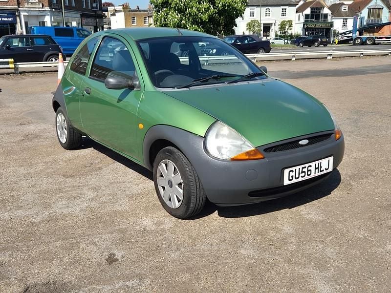 Usado Ford Ka 70 HP (51 kW) 2006 Verde Citadino