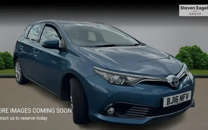Used Toyota Auris Hybrid Business Edition 136 HP (100 kW) 2016 Hatchback