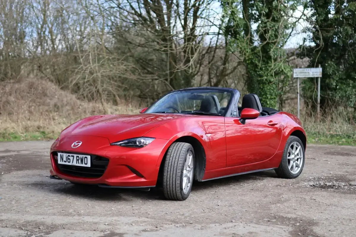 Używany Mazda MX5 131 KM (96 kW) 2017 Czerwony Kabriolet
