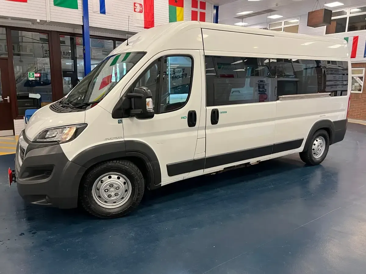Used Peugeot Boxer 130 HP (95 kW) 2015 White Van