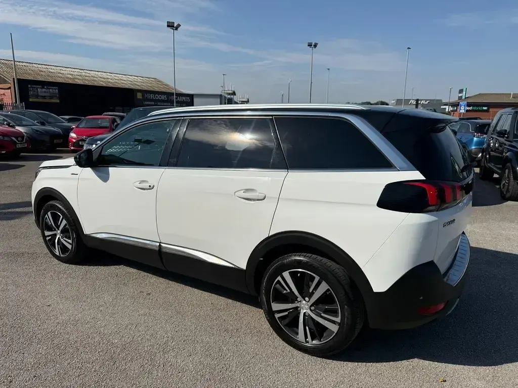 Used Peugeot 5008 GT-line 130 HP (95 kW) 2018 White SUV