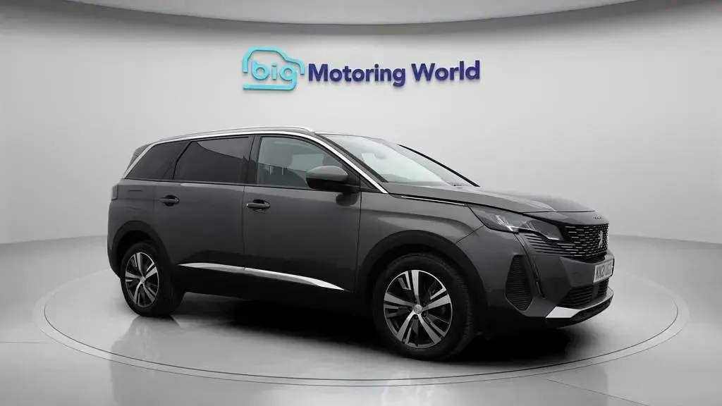 Used Peugeot 5008 Allure Premium 131 HP (96 kW) 2021 SUV