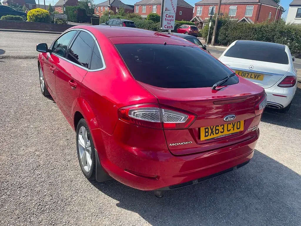 Used Ford Mondeo Business Edition 157 HP (115 kW) 2013 Red Hatchback