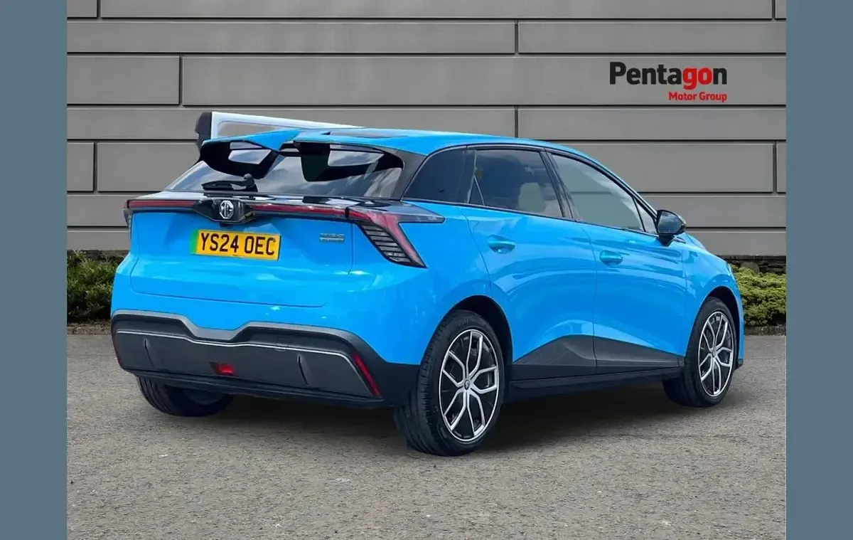 Used MG MG4 EV Trophy 150 kW (204 HP) 2024 Blue Hatchback