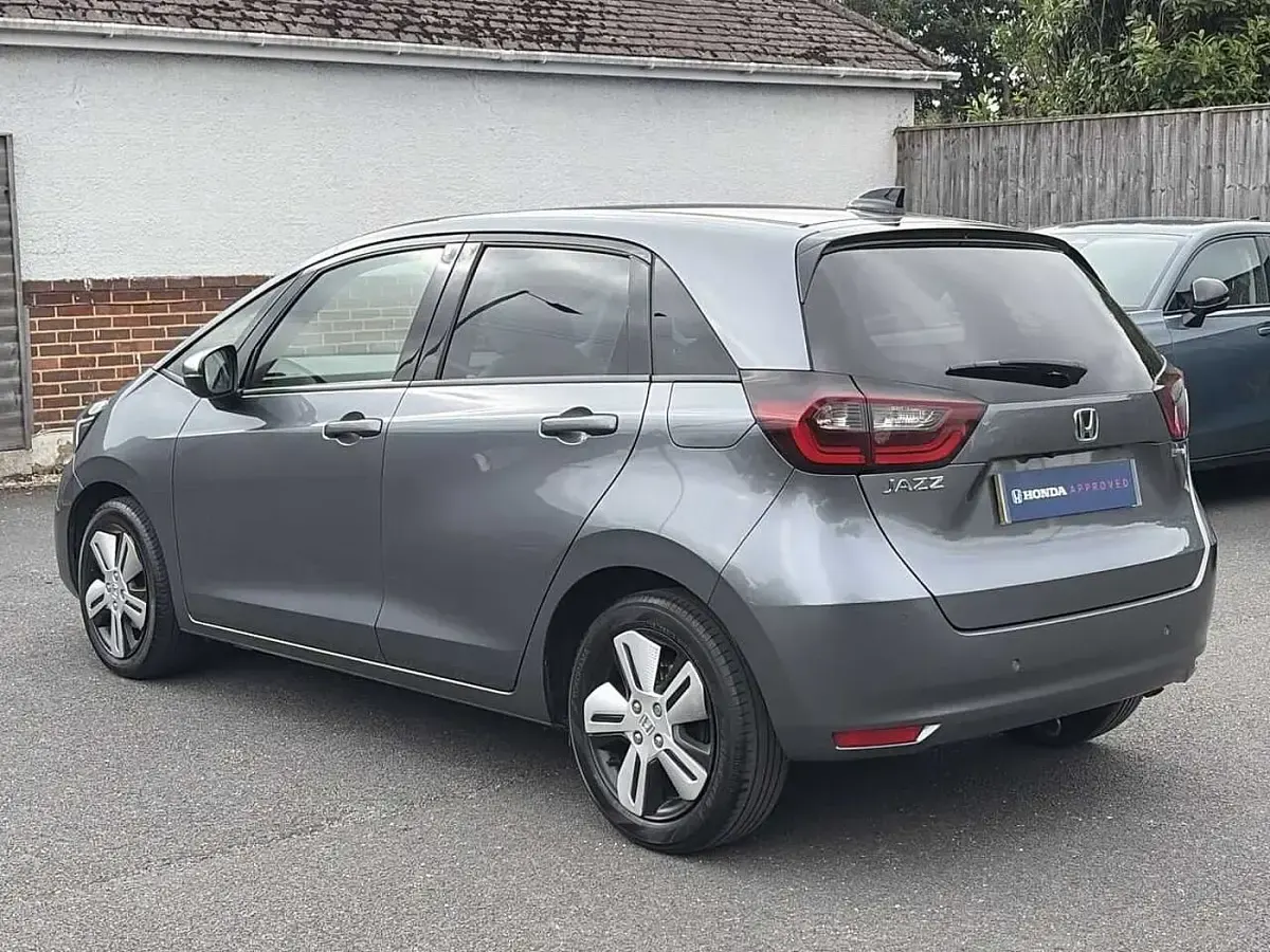 Used Honda Jazz Hybrid 109 HP (80 kW) 2021 Shining grey Hatchback