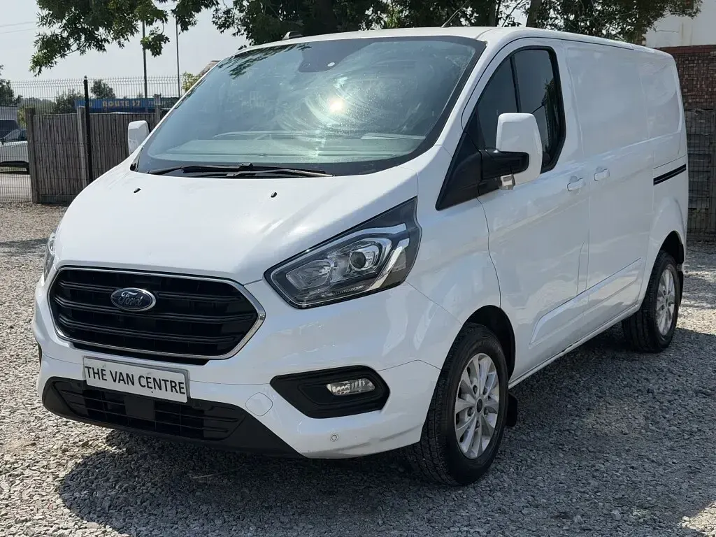 Used Ford Transit Custom Limited 130 HP (95 kW) 2022 White Van