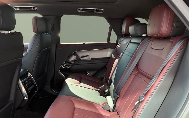 Used Land Rover Range Rover Sport SE Dynamic 300 HP (220 kW) 2025 SUV