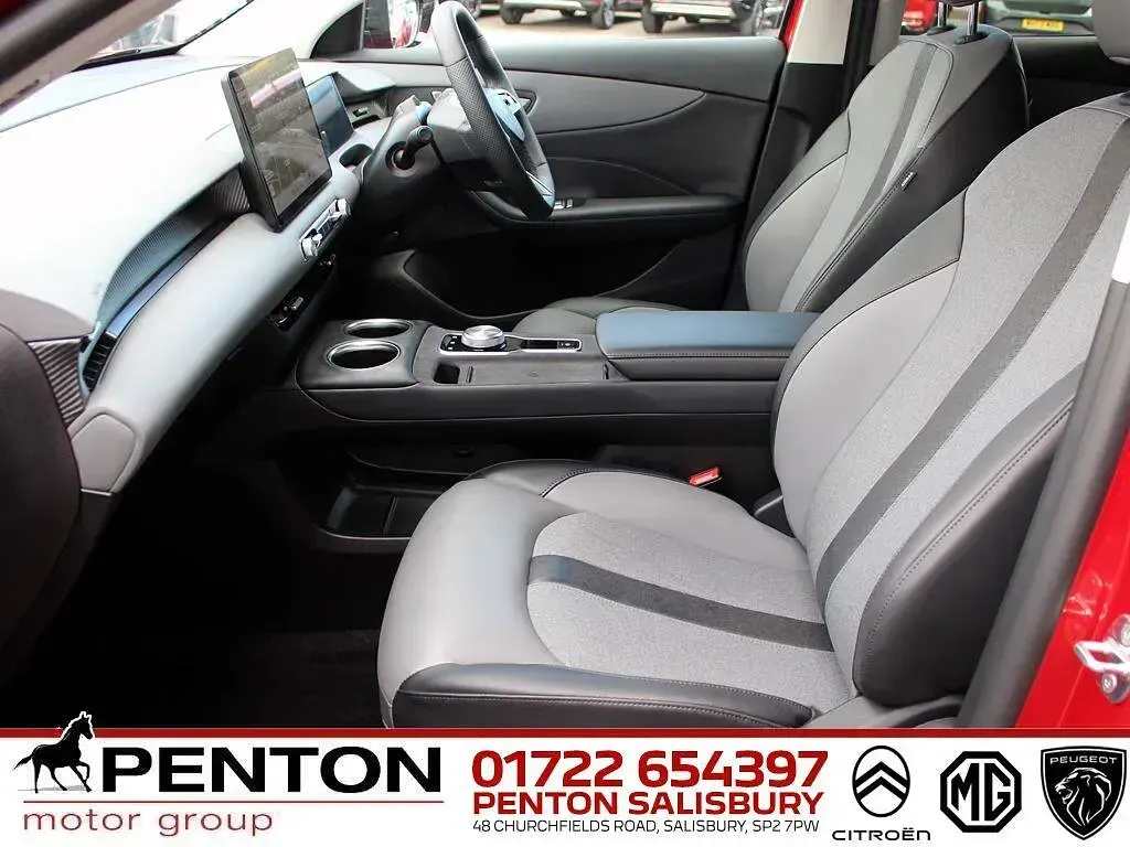 New MG MG5 EV Trophy 63 kW (87 HP) 2025 Red Estate