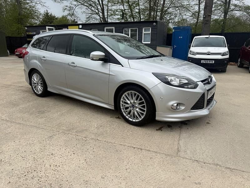Used Ford Focus Zetec 125 HP (91 kW) 2014 Silver Estate