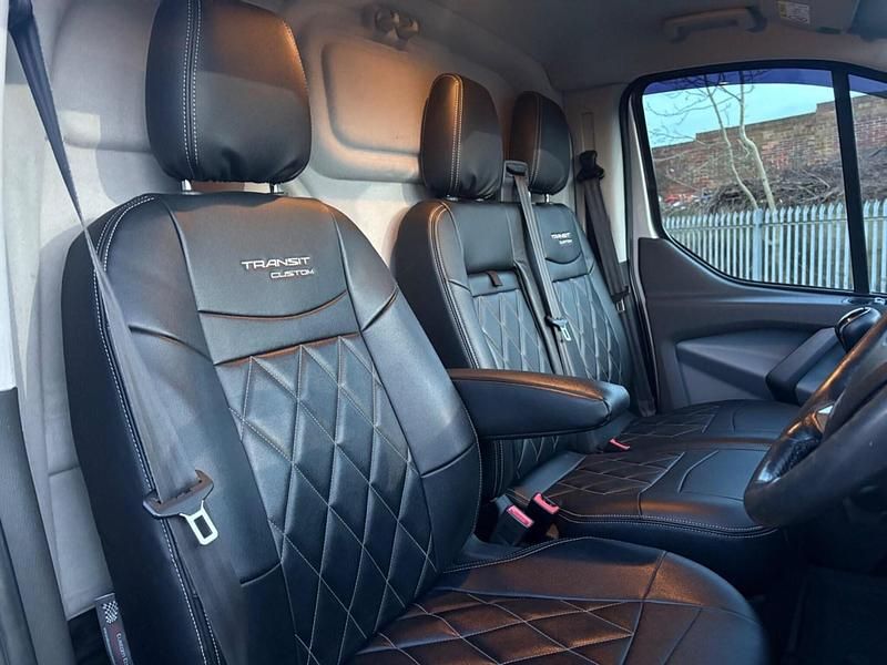 Used Ford Transit Custom Limited 125 HP (91 kW) 2015 Silver Van