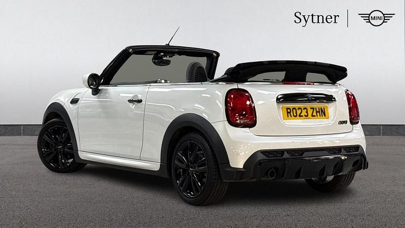 Used Mini Cooper Sport 134 HP (98 kW) 2023 White Hatchback
