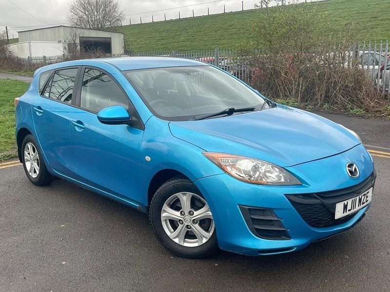 Used Mazda 3 105 HP (77 kW) 2011 Blue Hatchback