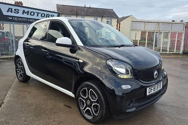 White Used 2018 Smart ForFour Premium Hatchback | £4,795 (Fair price) - Image 1/1