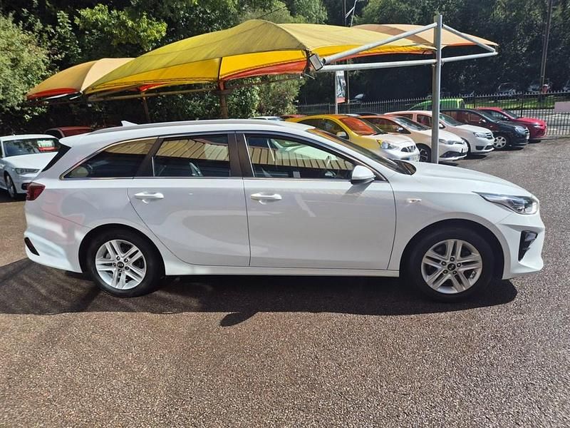 Usado Kia Ceed 136 CV (100 kW) 2019 Blanco Utilitario
