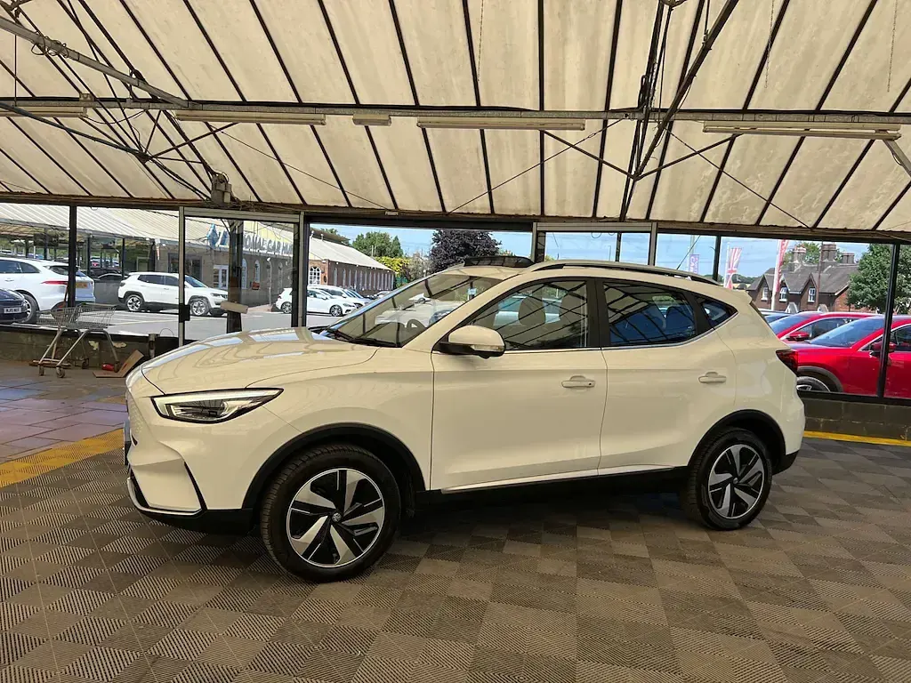 Used MG ZS Trophy 114 kW (156 HP) 2022 White SUV