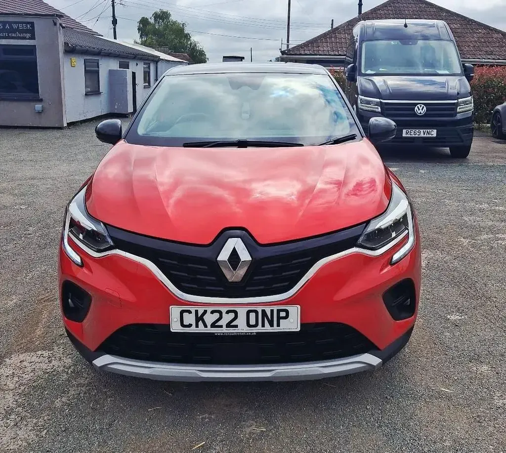 Used Renault Captur LIMITED 90 HP (66 kW) 2022 Red SUV