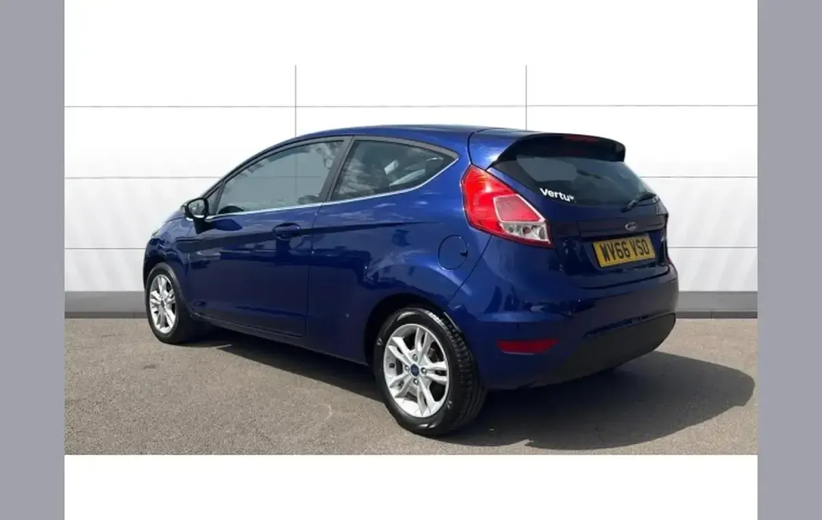 Used Ford Fiesta Zetec 80 HP (58 kW) 2016 Blue Hatchback