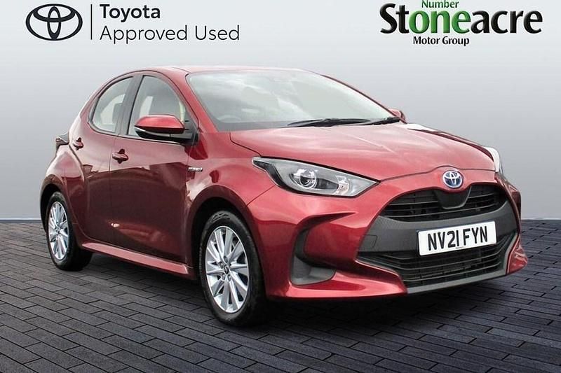 Used Toyota Yaris Hybrid 2021