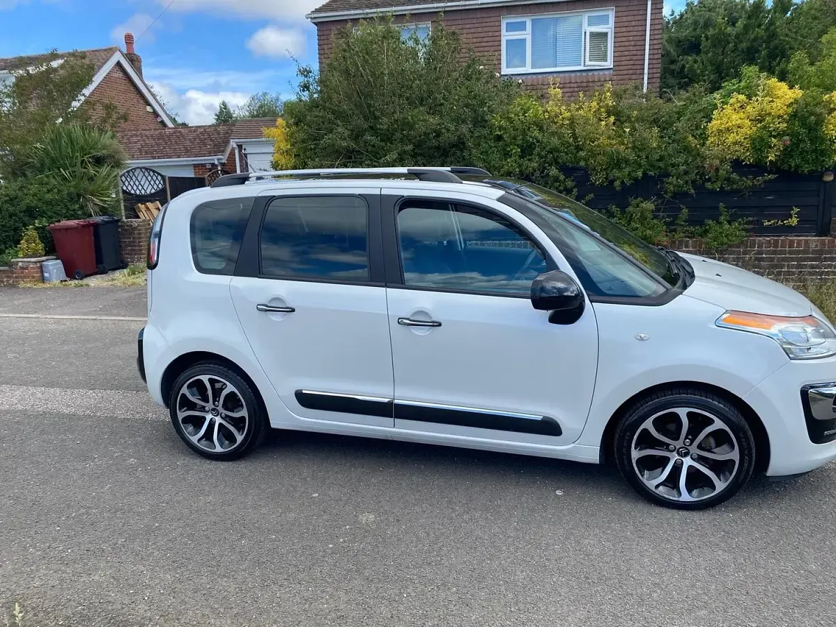 Used Citroën C3 Picasso Platinum 2016 White MPV