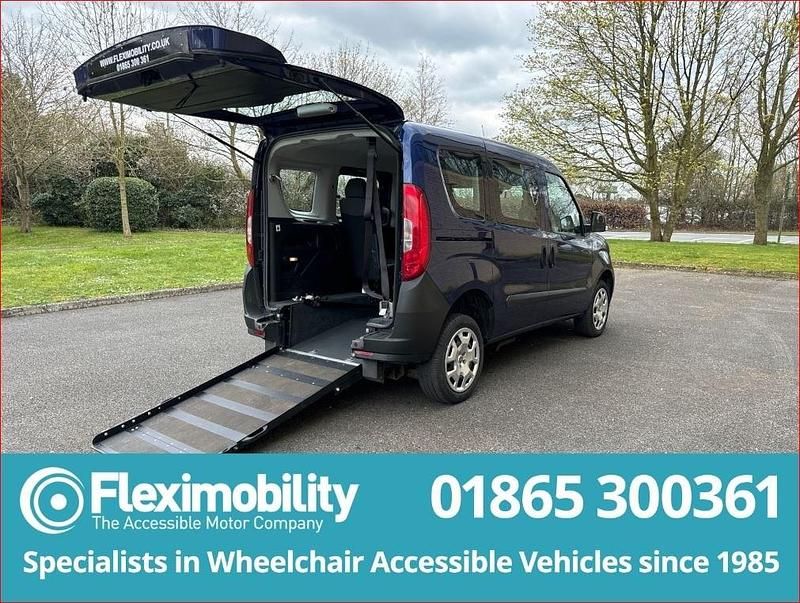 Used Fiat Doblò Pop 95 HP (69 kW) 2018 Blue MPV