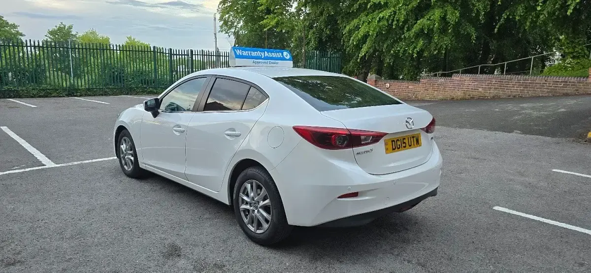 Used Mazda 3 165 HP (121 kW) 2015 White Sedan
