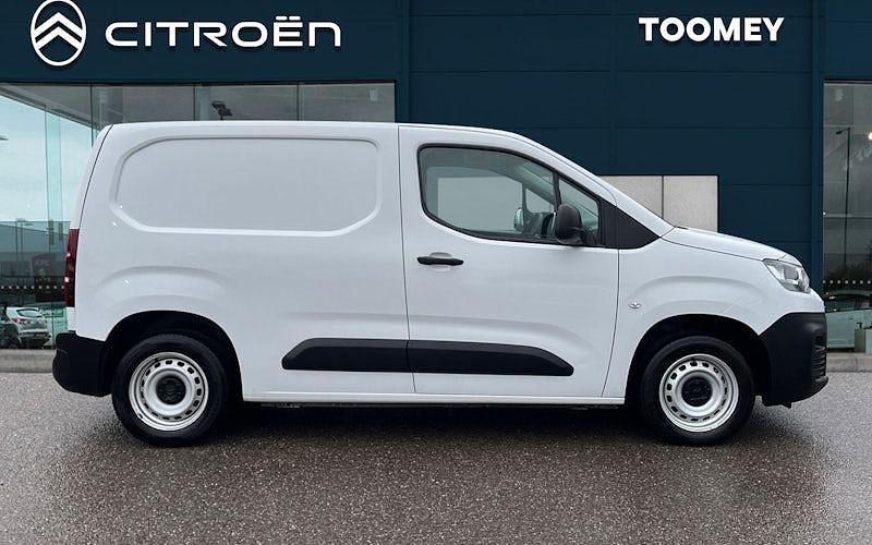 Used Citroën Berlingo 102 HP (75 kW) 2023 White MPV