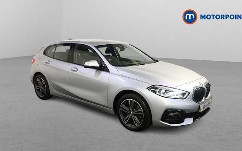 Usado BMW 118 Sport Line 136 HP (100 kW) 2021 Citadino