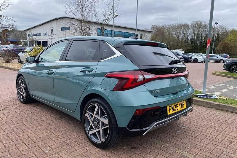 New Hyundai i20 Premium 90 HP (66 kW) 2025 Green Hatchback