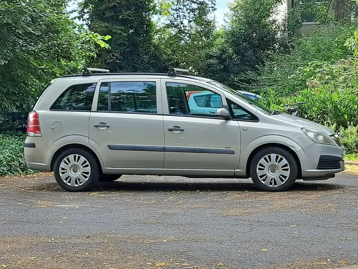 Used Vauxhall Zafira 2007 Beige MPV