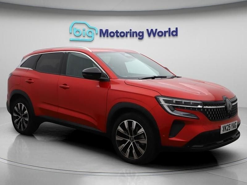 Red Used 2025 Renault Austral Techno SUV | £22,875 (Fair price) - Image 1/4